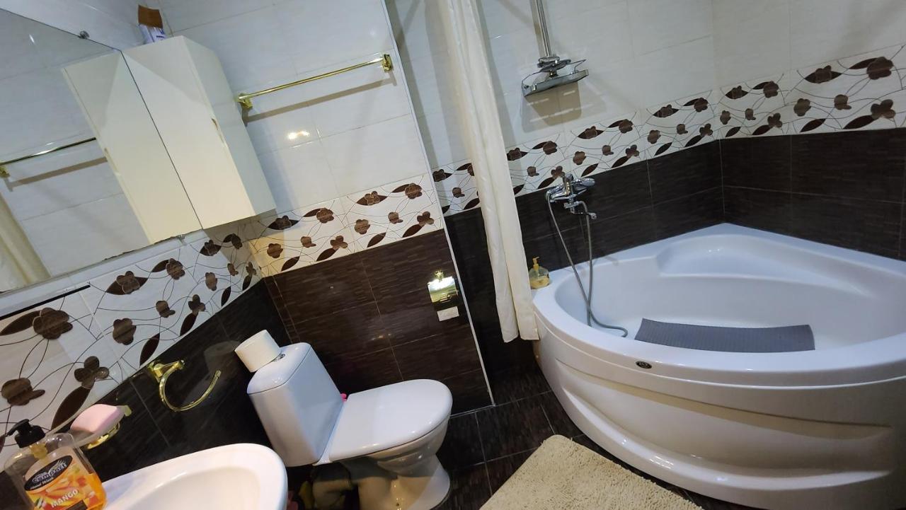 Ferienwohnung Vake-Saburtalo Hillside Tbilisi Exterior foto